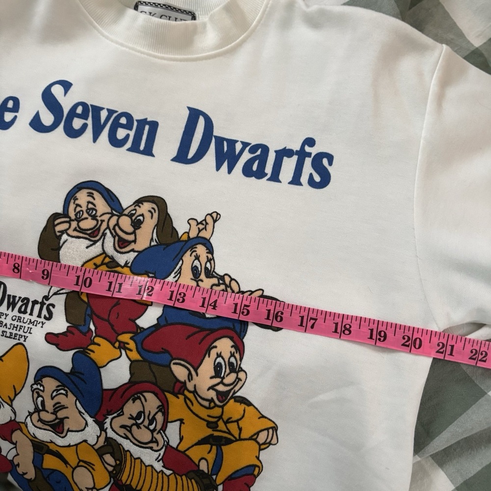 Vintage The Seven Dwarfs T-shirt AOP C.K. Club Graphic White Long Sleeve 90s - Picture 6 of 7